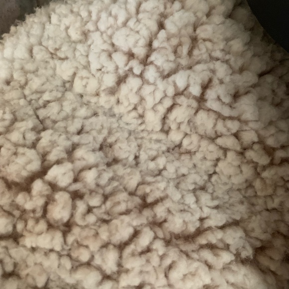 Sherpa lined  Large Vest  NWOT - Picture 4 of 11